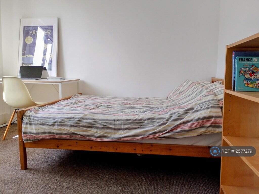 Ff Back Bedroom
