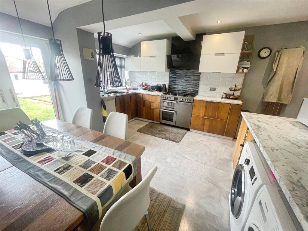 Kitchen/Dining