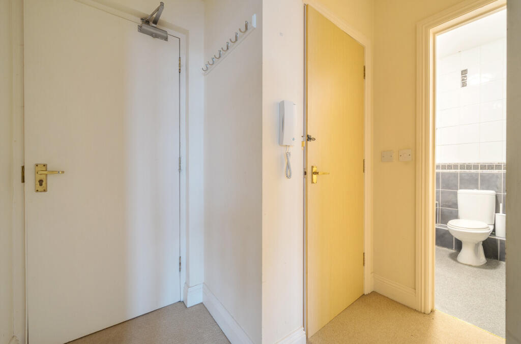 1385948-6-692d752...