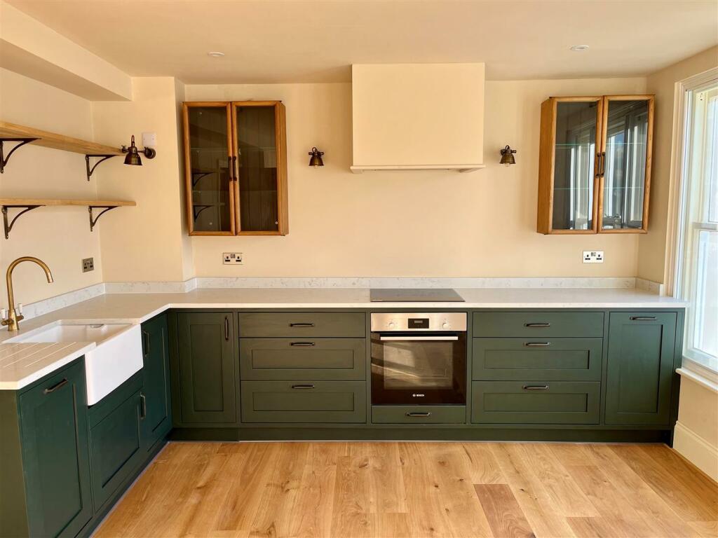 kitchen 1.jpg