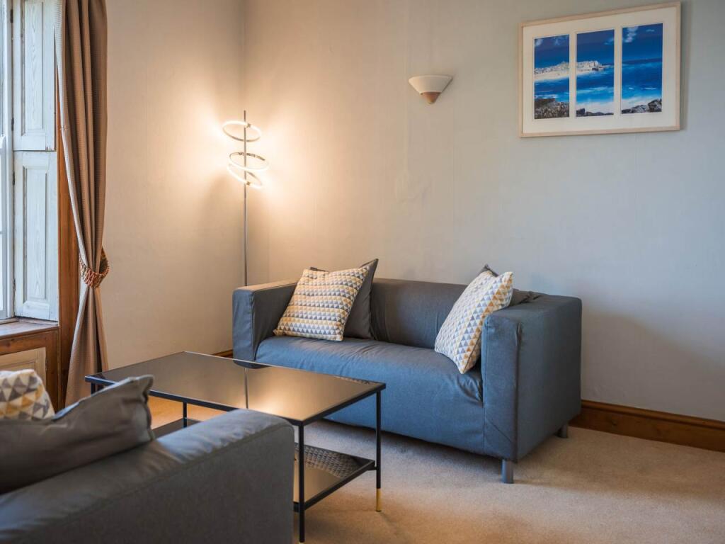 Lounge 2