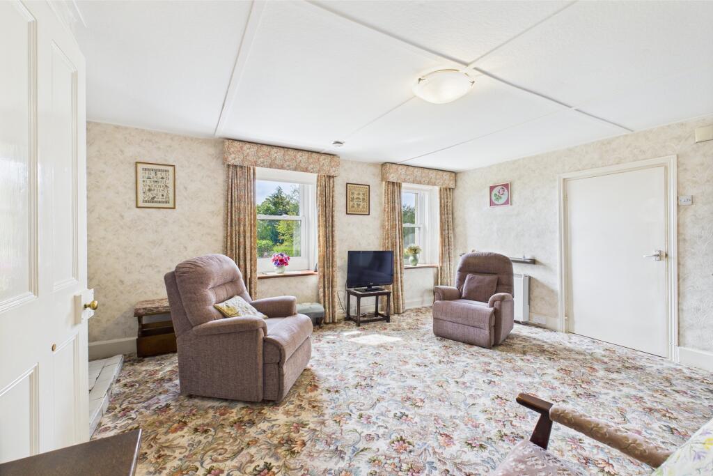 CAM04201G0-PR0079-STILL008