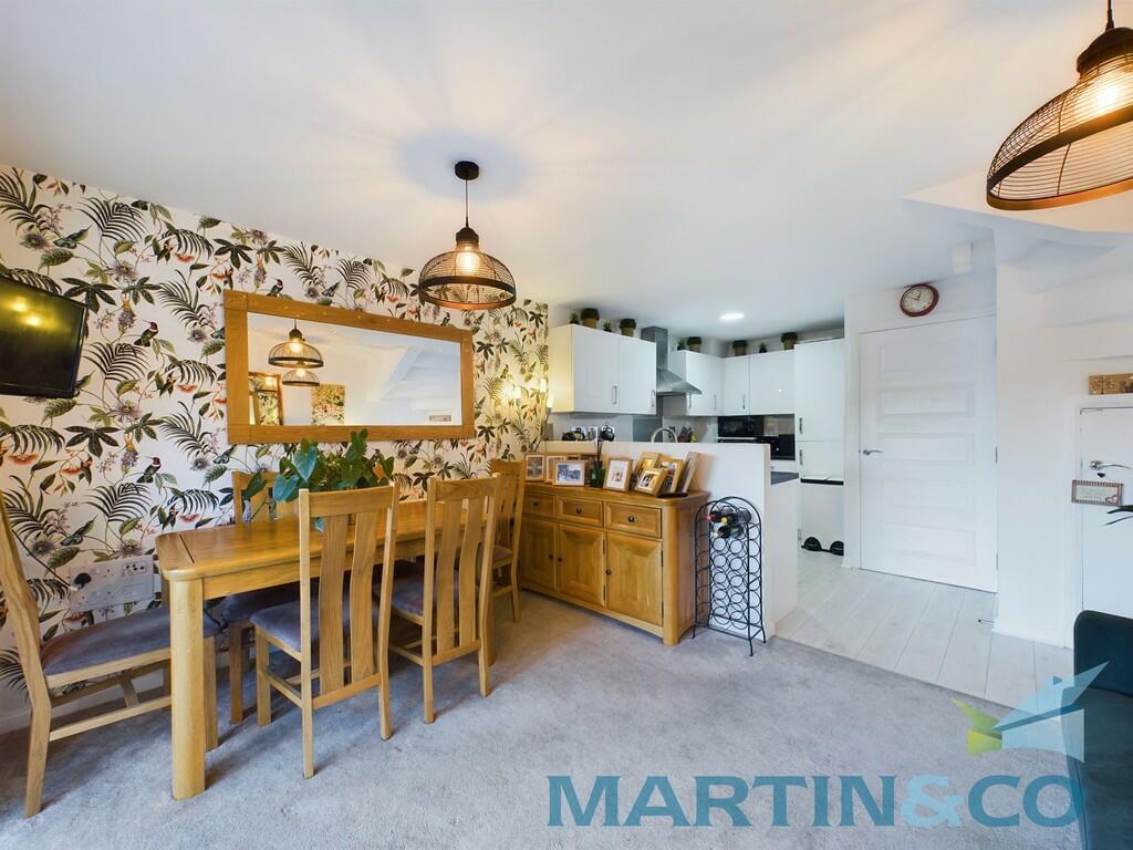 CAM01870G0-PR0144...