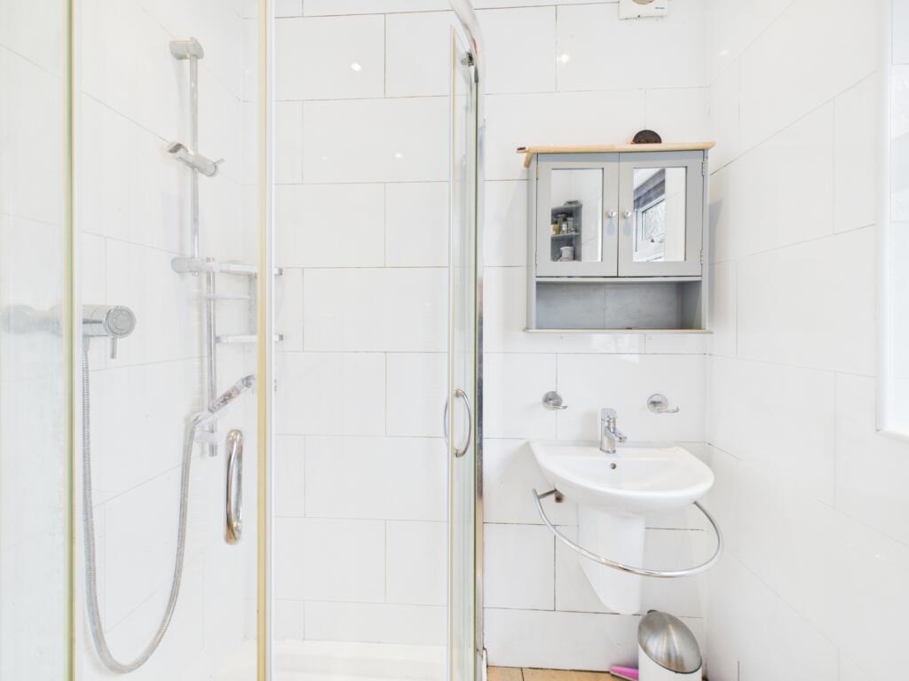 CAM04233G0-PR0035-STILL010