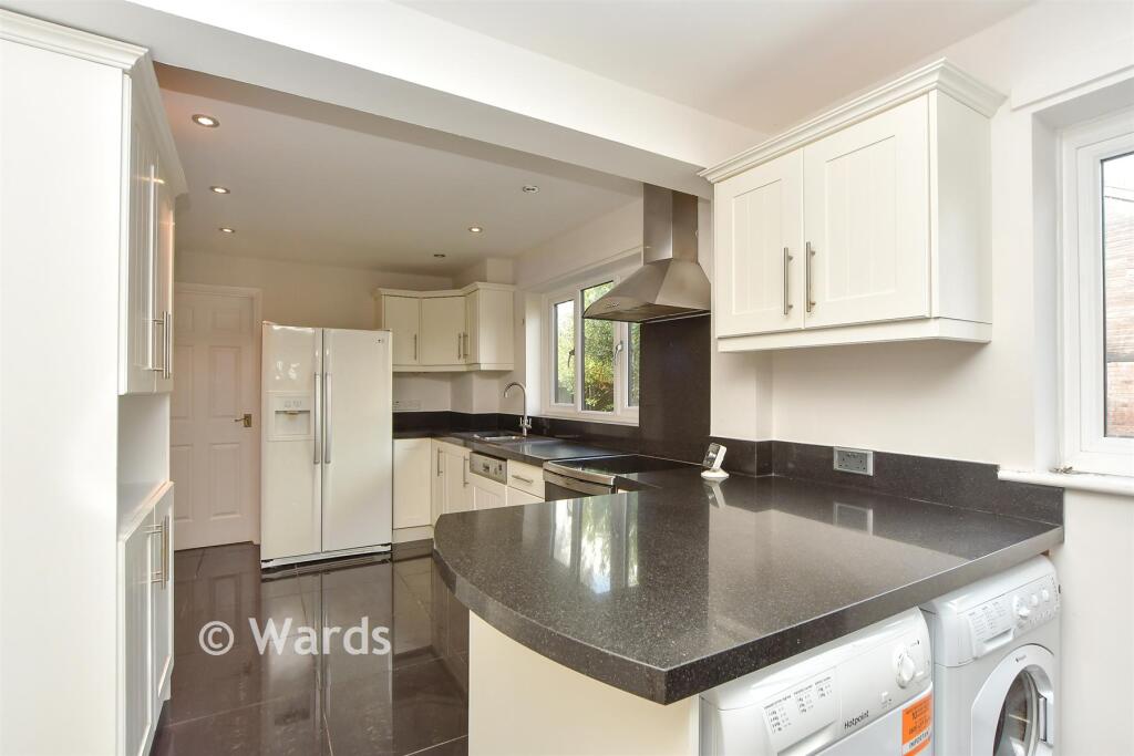 Kitchen/ Breakfast Room