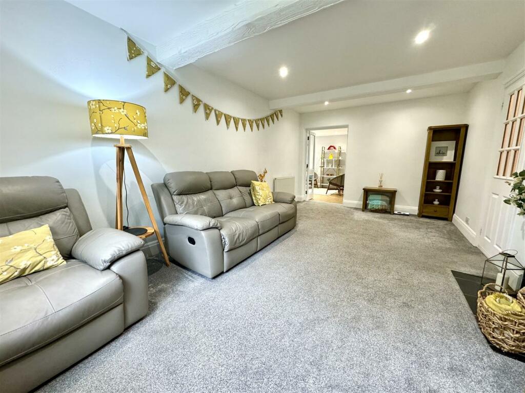 SITTING ROOM