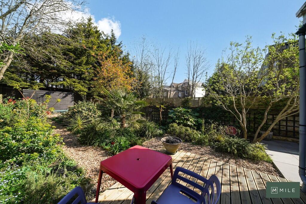 Flat A, 21 Park R...