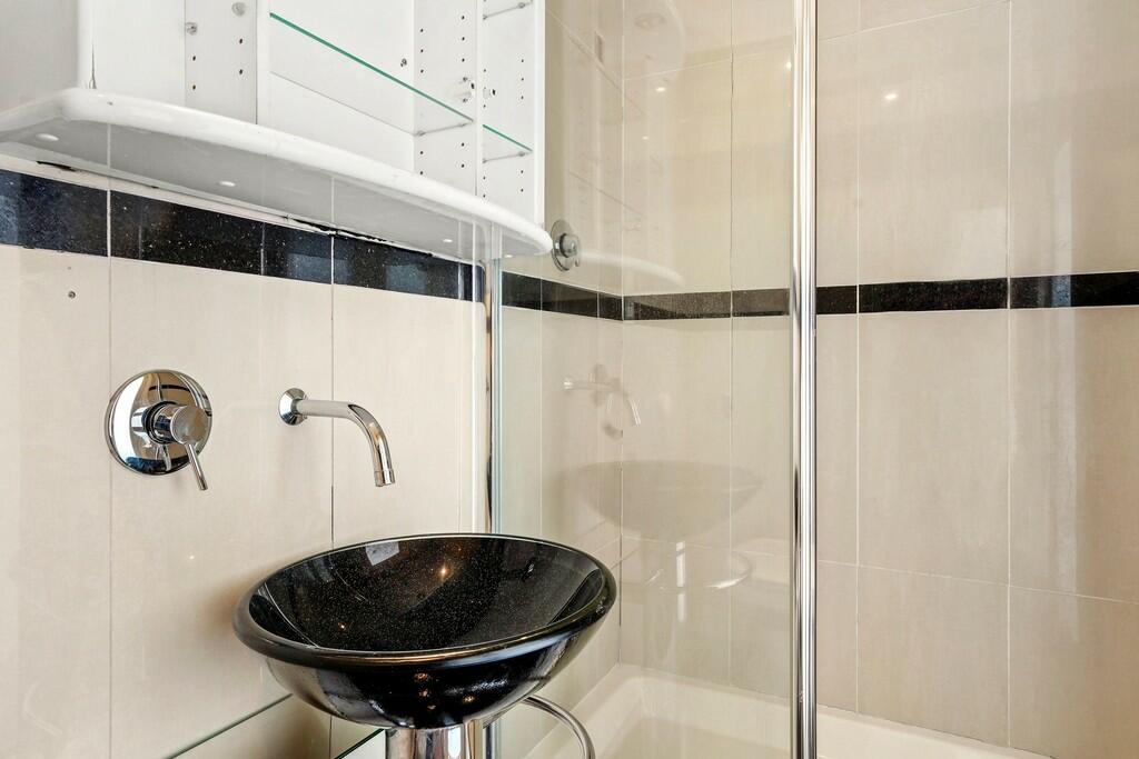 Bathroom 2 