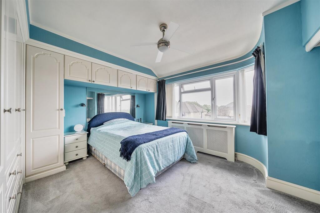 Oakleigh Drive - Bed 1 (2).jpg