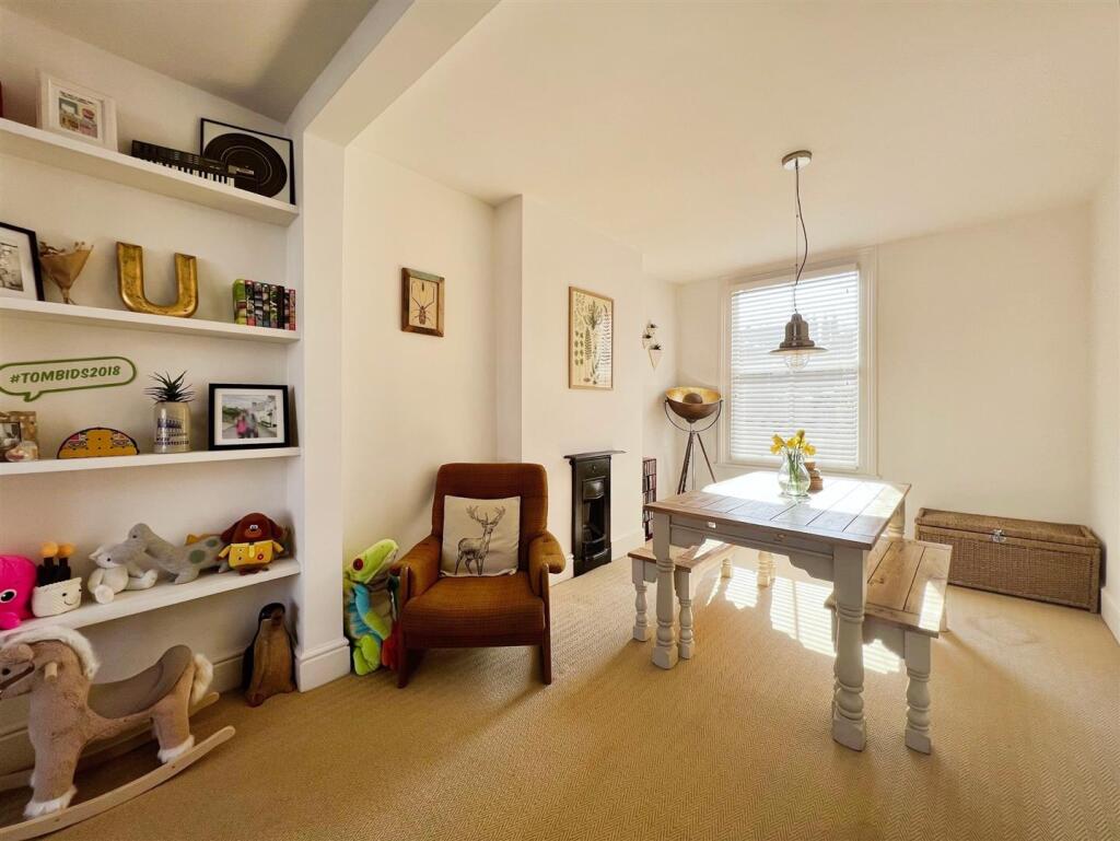 ec622df6-Plymouth 20Place 20Living 202.jpeg