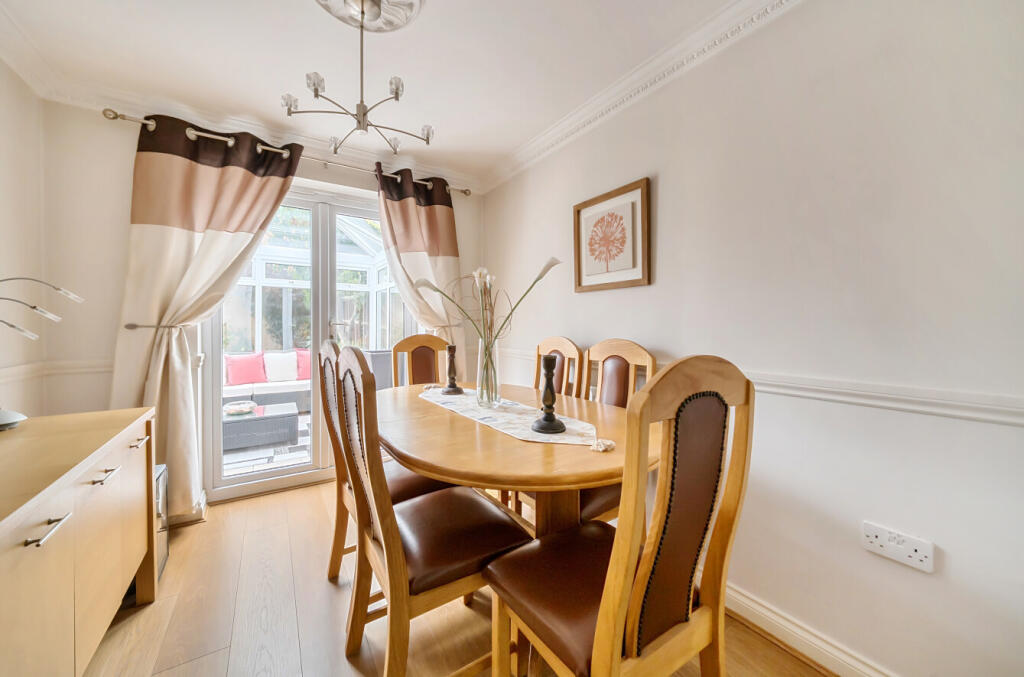 1369298-1-68f1076...