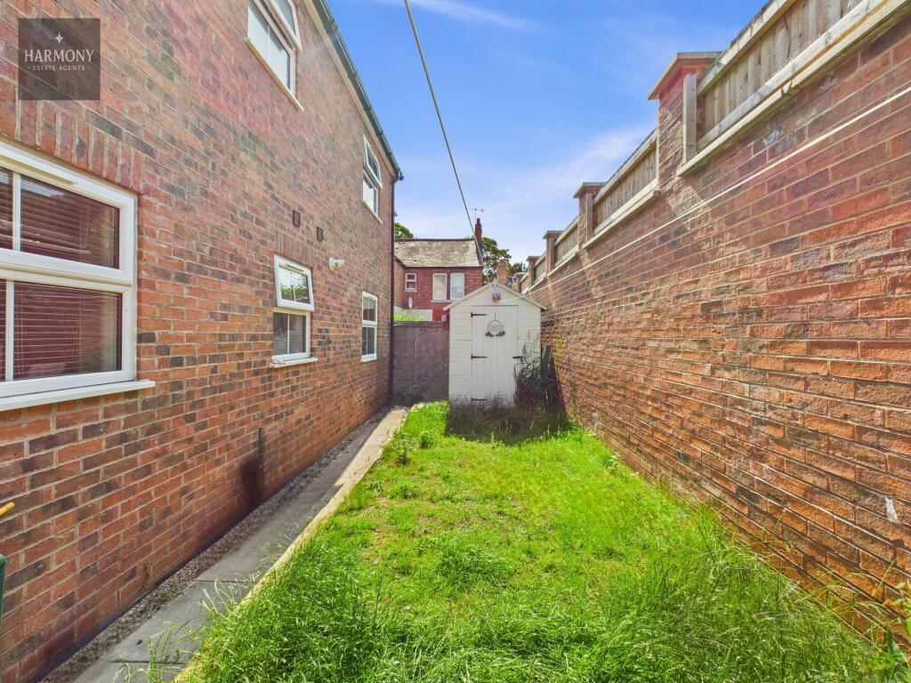 L Shaped Rear Garden