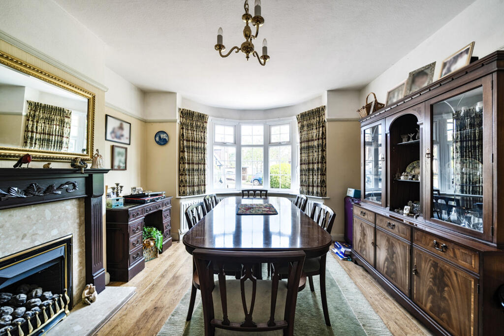 1311318-2-6851b60...