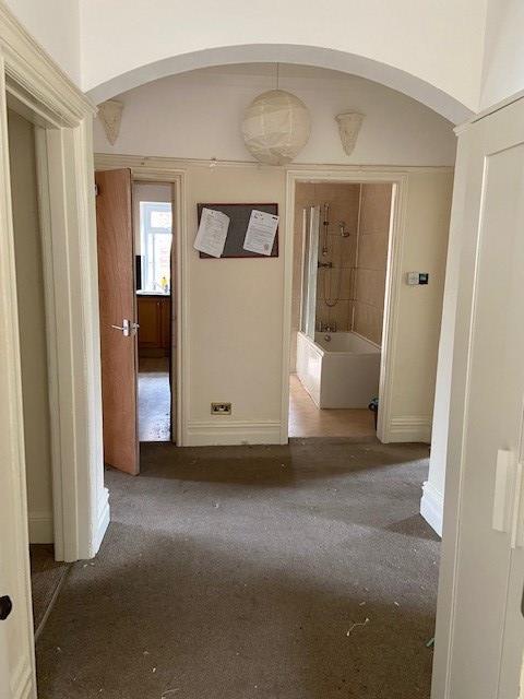 77 Pembroke Road Hal