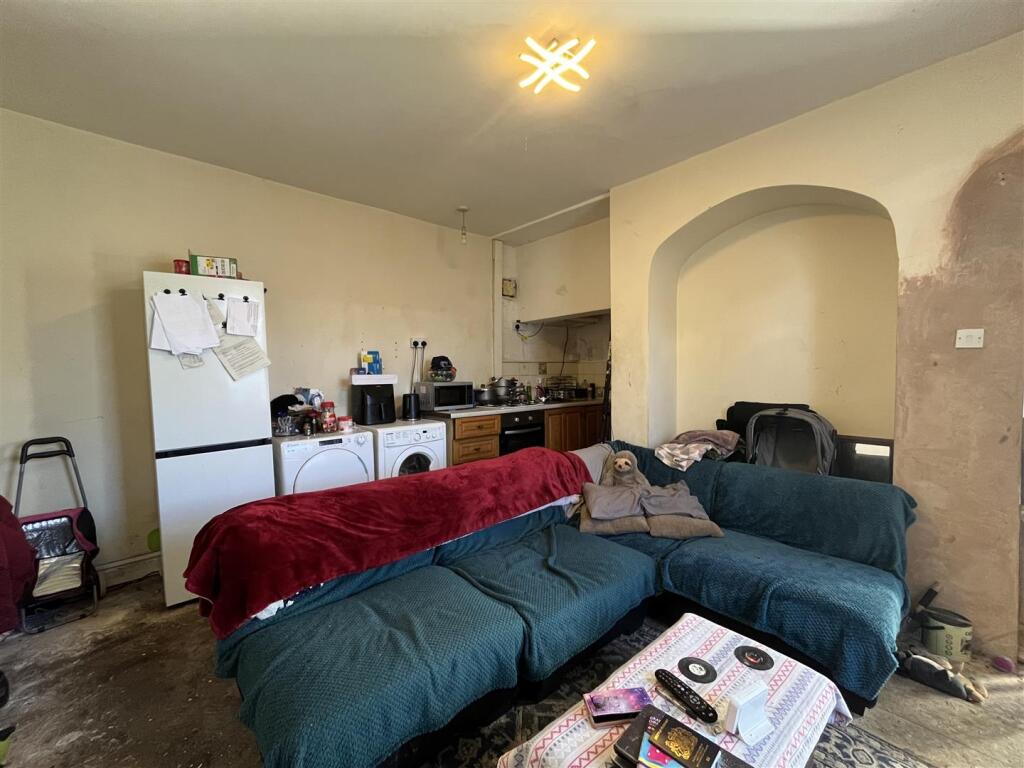Lounge/Kitchen