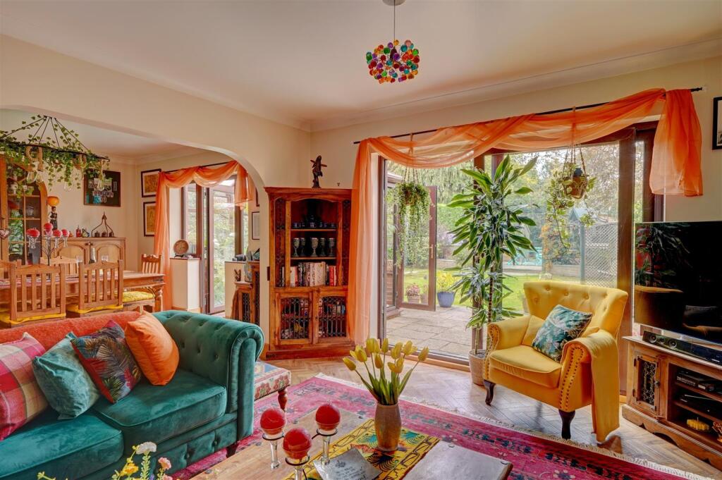 8 Lambert Rd (19).jpg