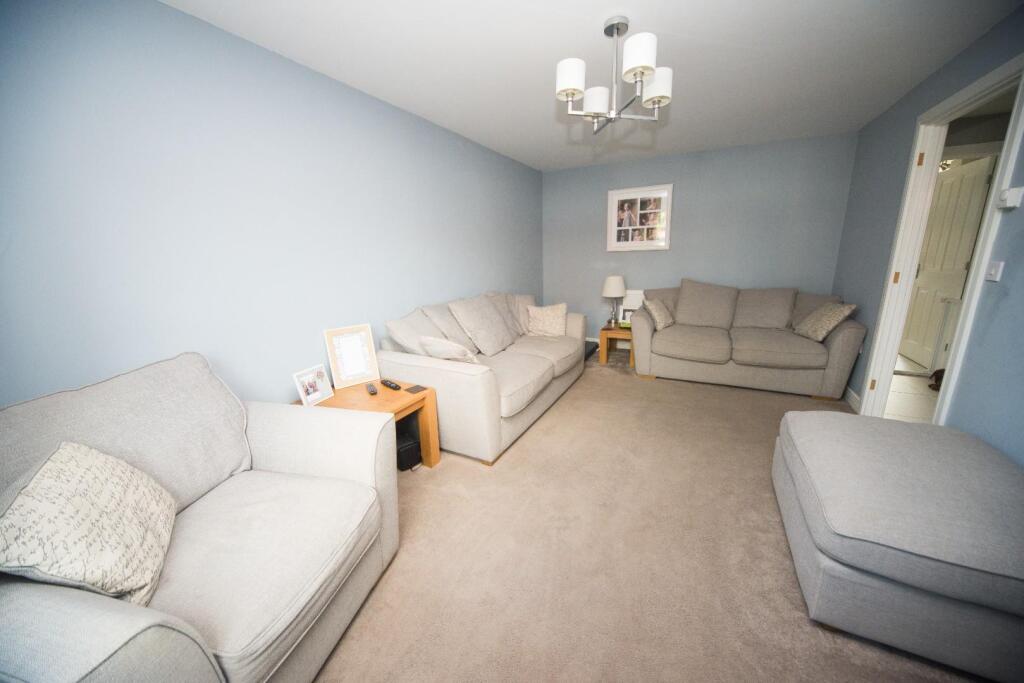 Lounge 2.jpg