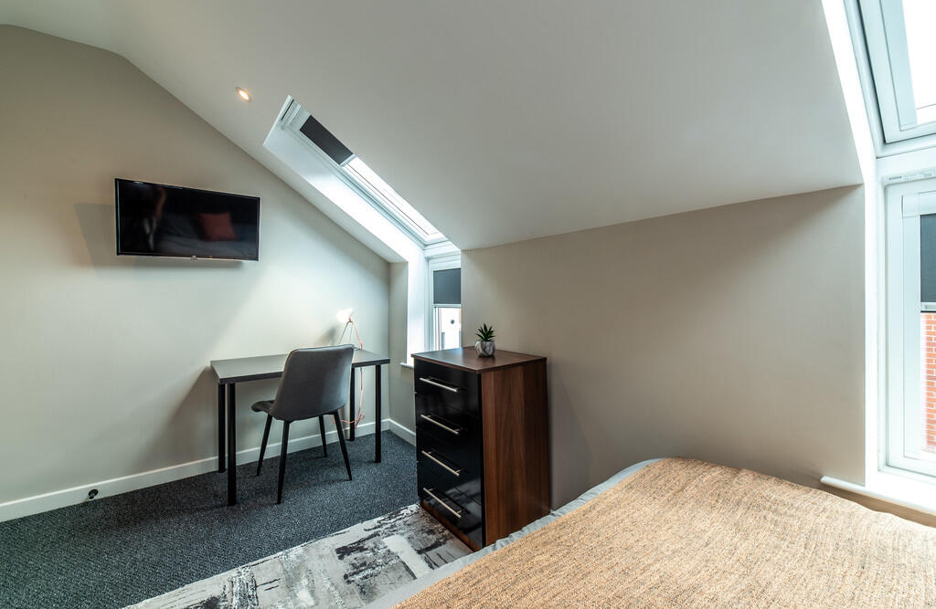 The Maze apt 8-00...