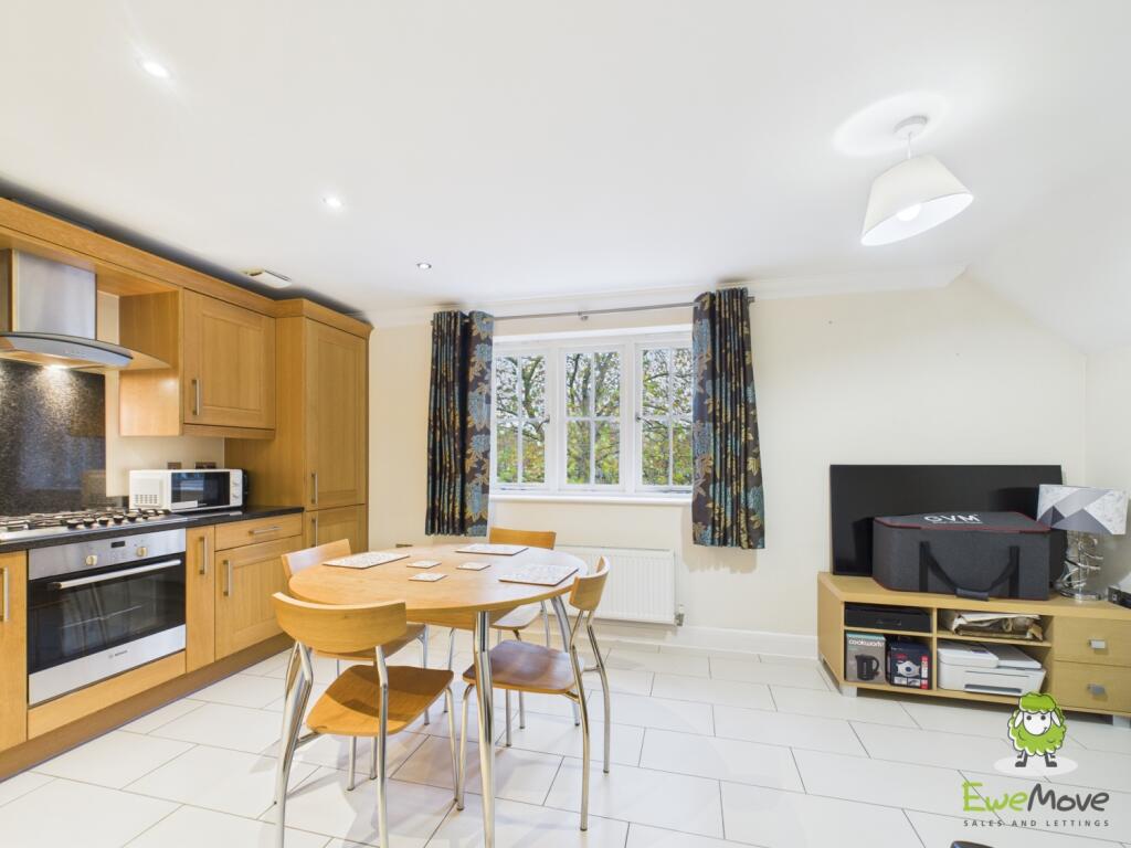 EweMove Estate Agents Basingstoke - Garrett Court 