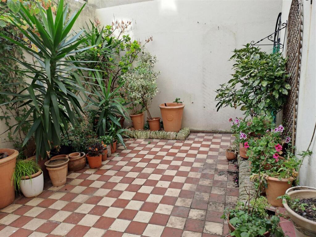 Patio .jpg