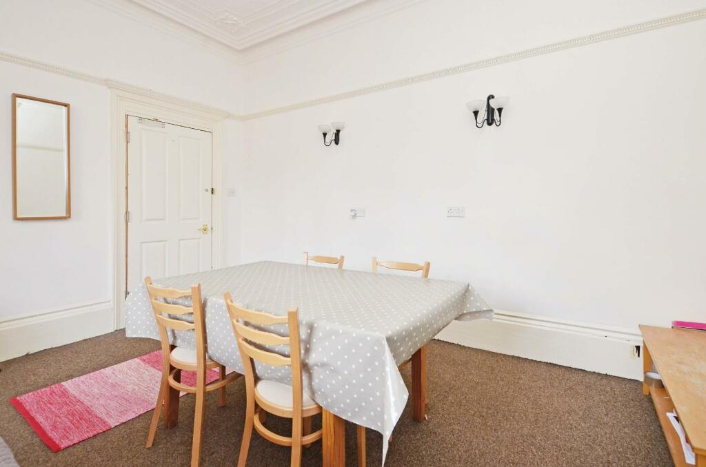 Dining Room.JPG