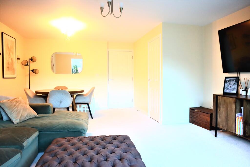 Cicerio Cr, Fairfields - Living Room