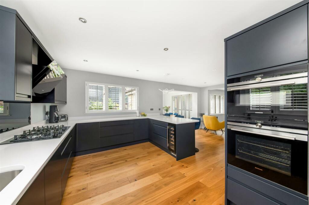 OPEN PLAN DINING/KITCHEN/FAMILY ROOM