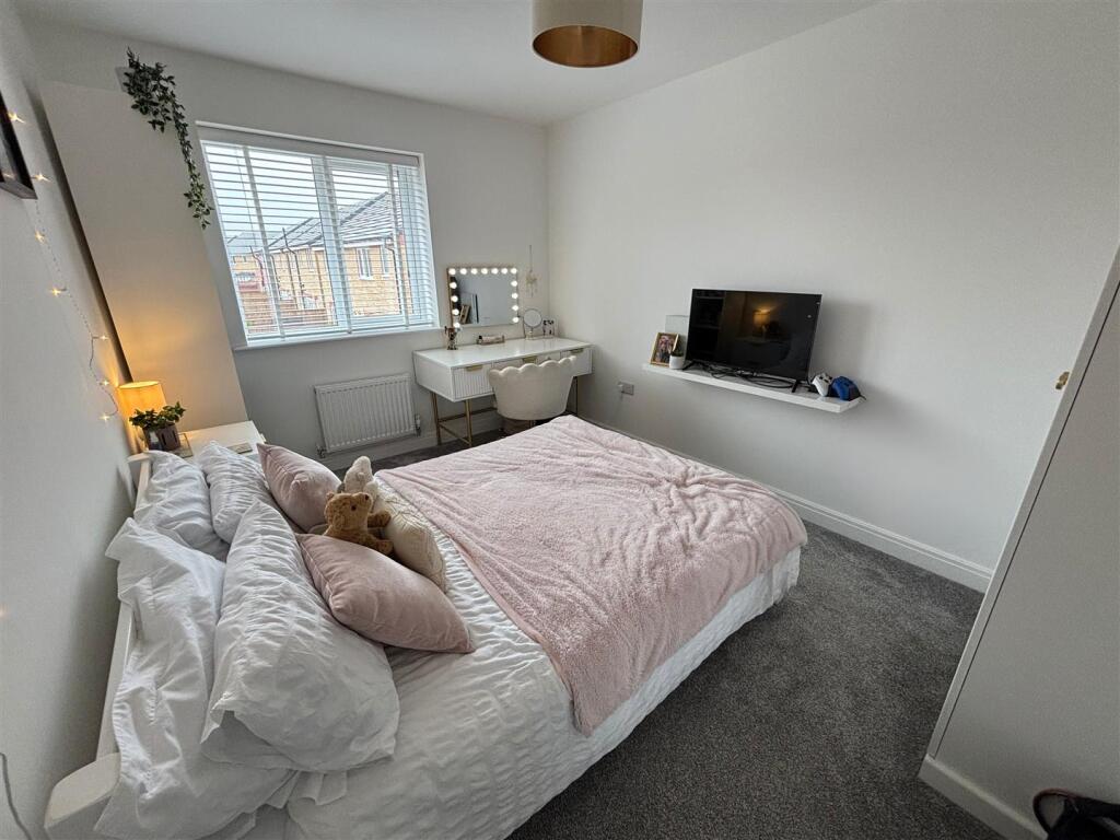 7 goodyear bedroom 3.jpg