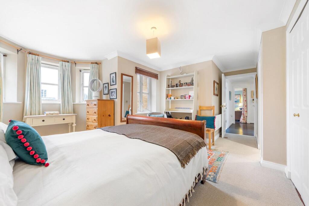 Principal Bedroom (2).JPG