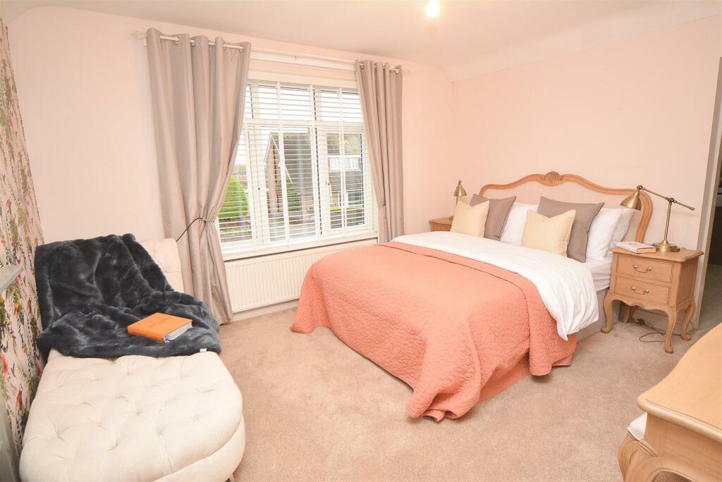 bed 1.jpg