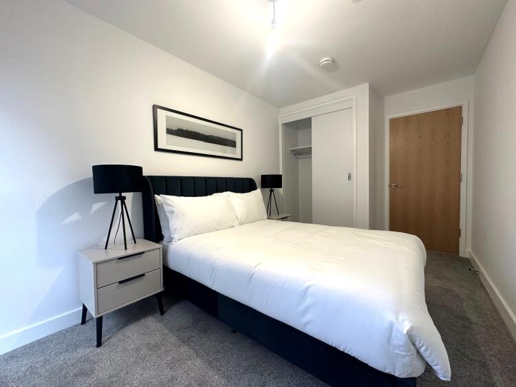 Bedroom 2 (Wardrobe)