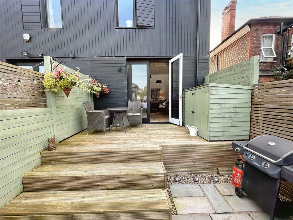Gardens Aspect 6