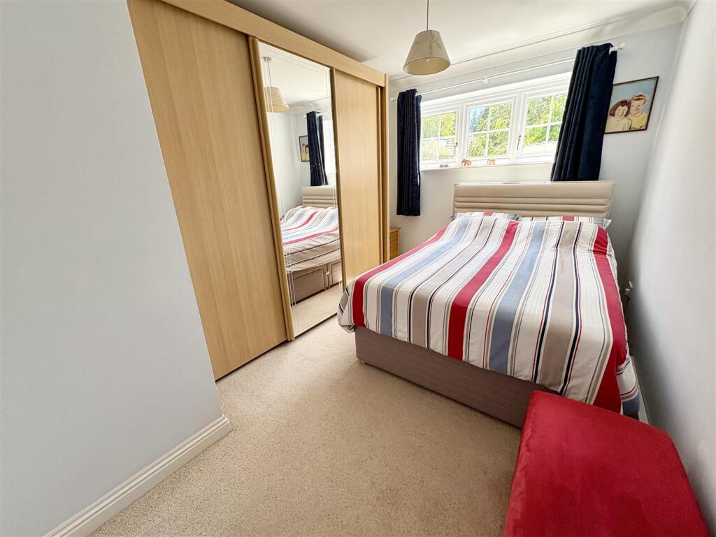 9. bed3.jpg