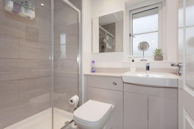 EN SUITE