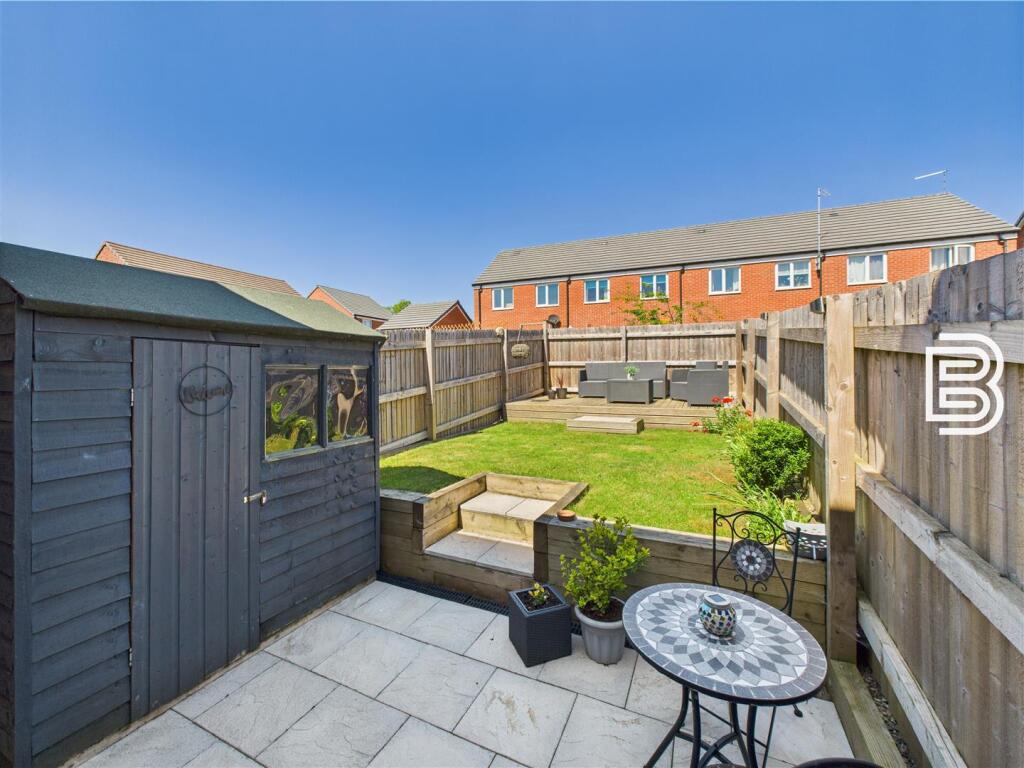 Rear Garden (2).jpg