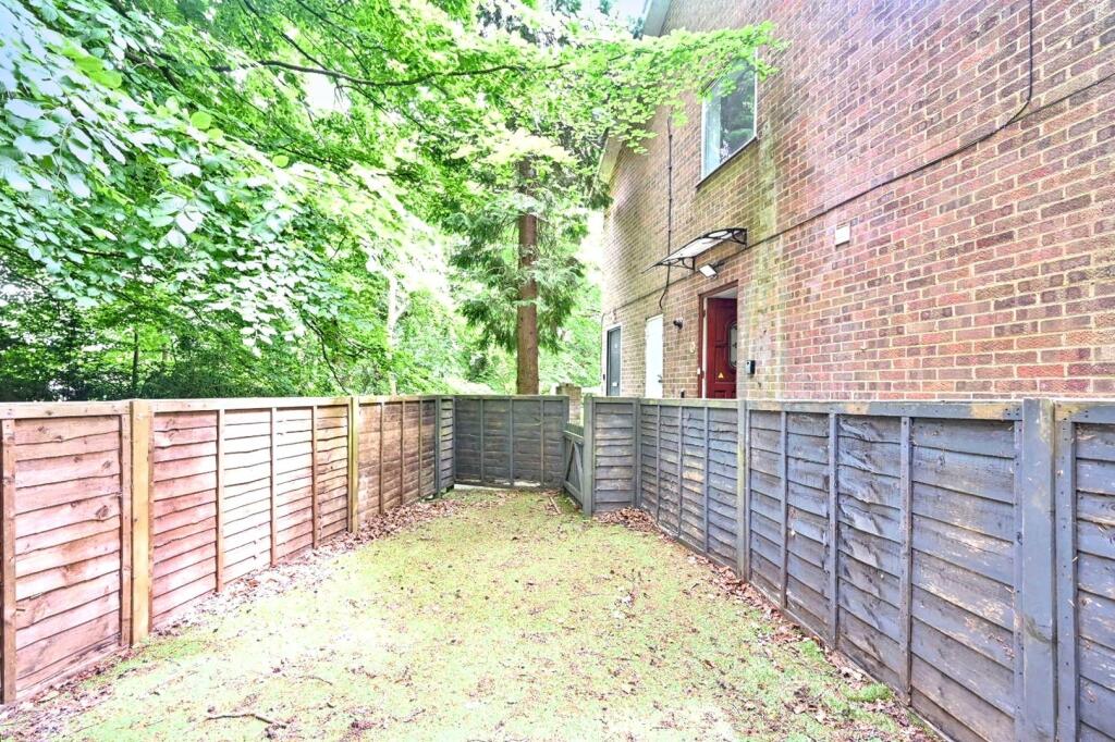 Flat 27, The Hill, Church Hill, Caterham, CR3 6SD