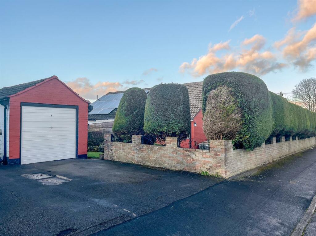 Garage &amp; Parking