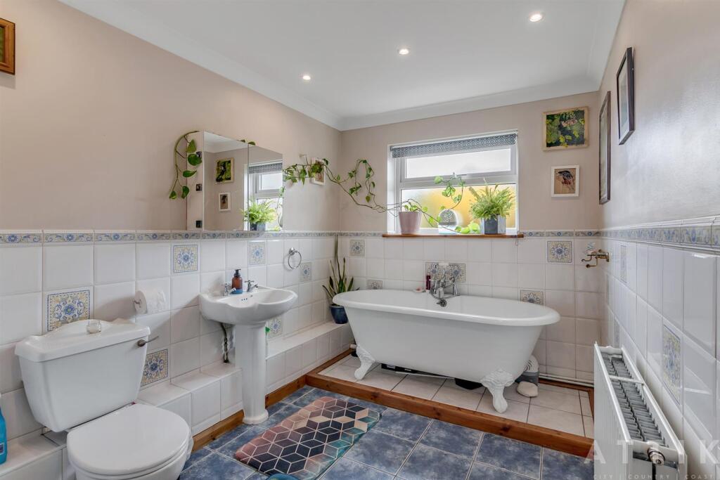 80 Reepham Road, Norwich, NR6 5LT (22).jpg