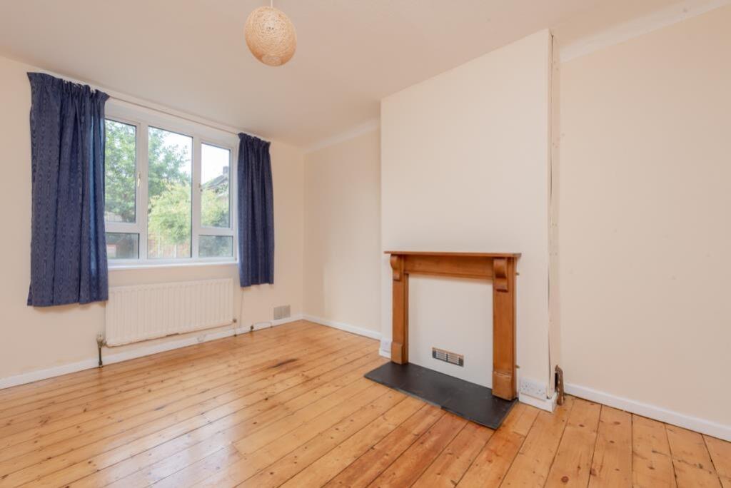 26 Maple Close living room