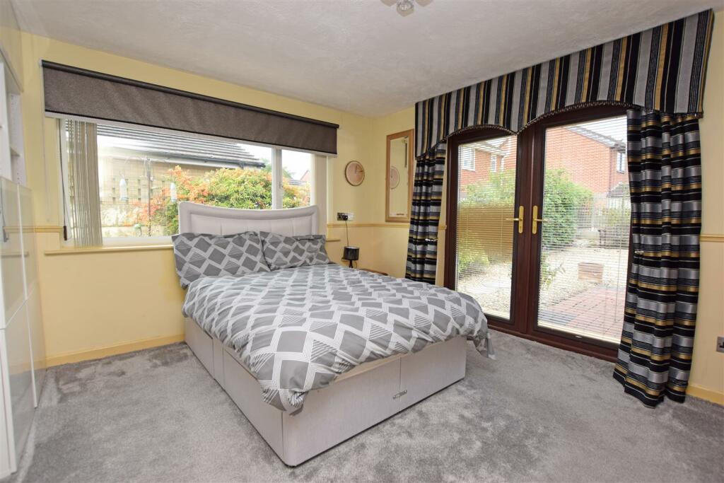 Bedroom 2.JPG