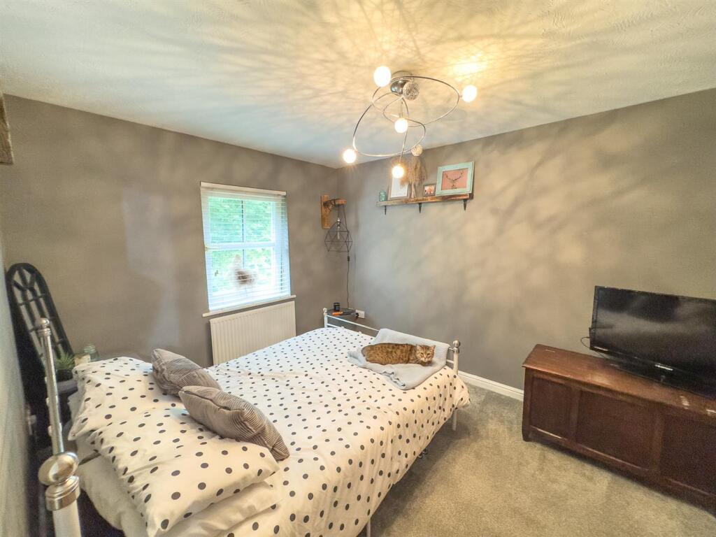 Double Bedroom With En Suite (1).jpg