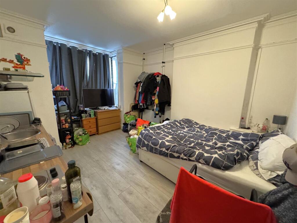 Flat 1 Studio.jpeg