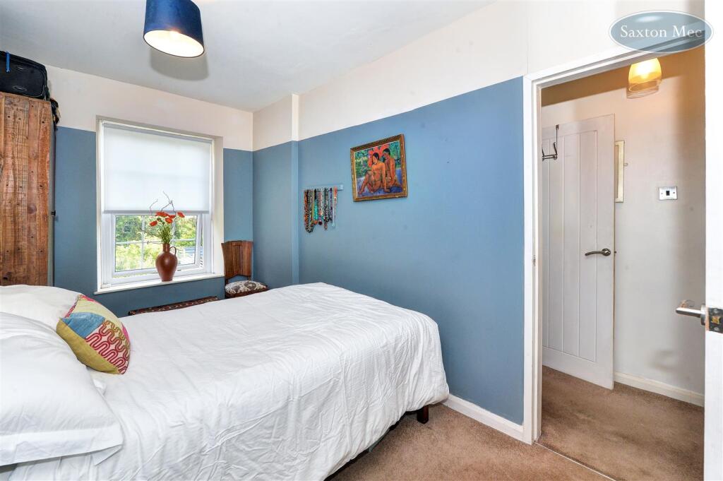 ash - bedroom 1 8464.jpg