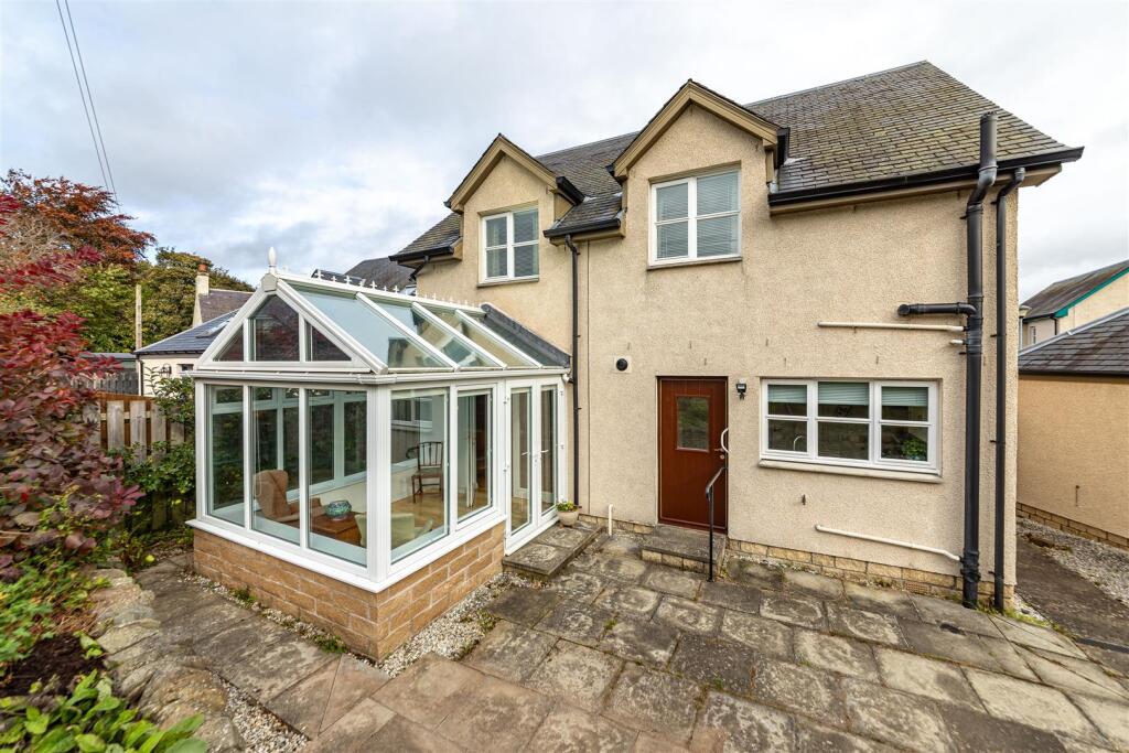 2 Waverley Gardens Darnick 57.JPG