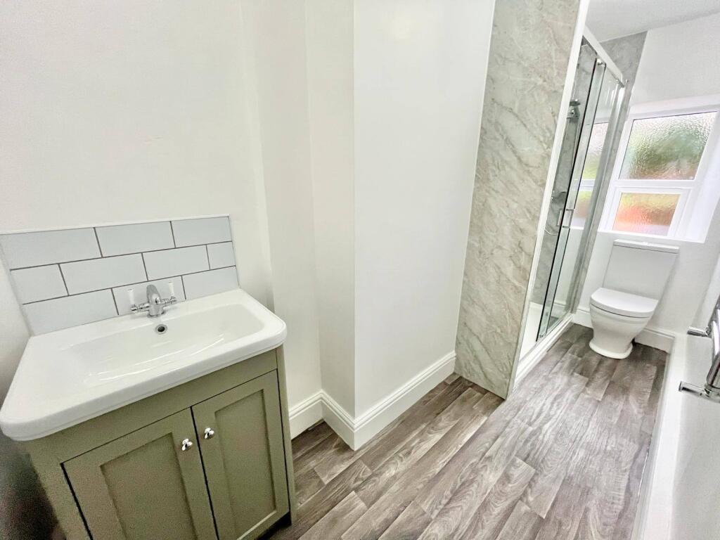 SHOWER ROOM