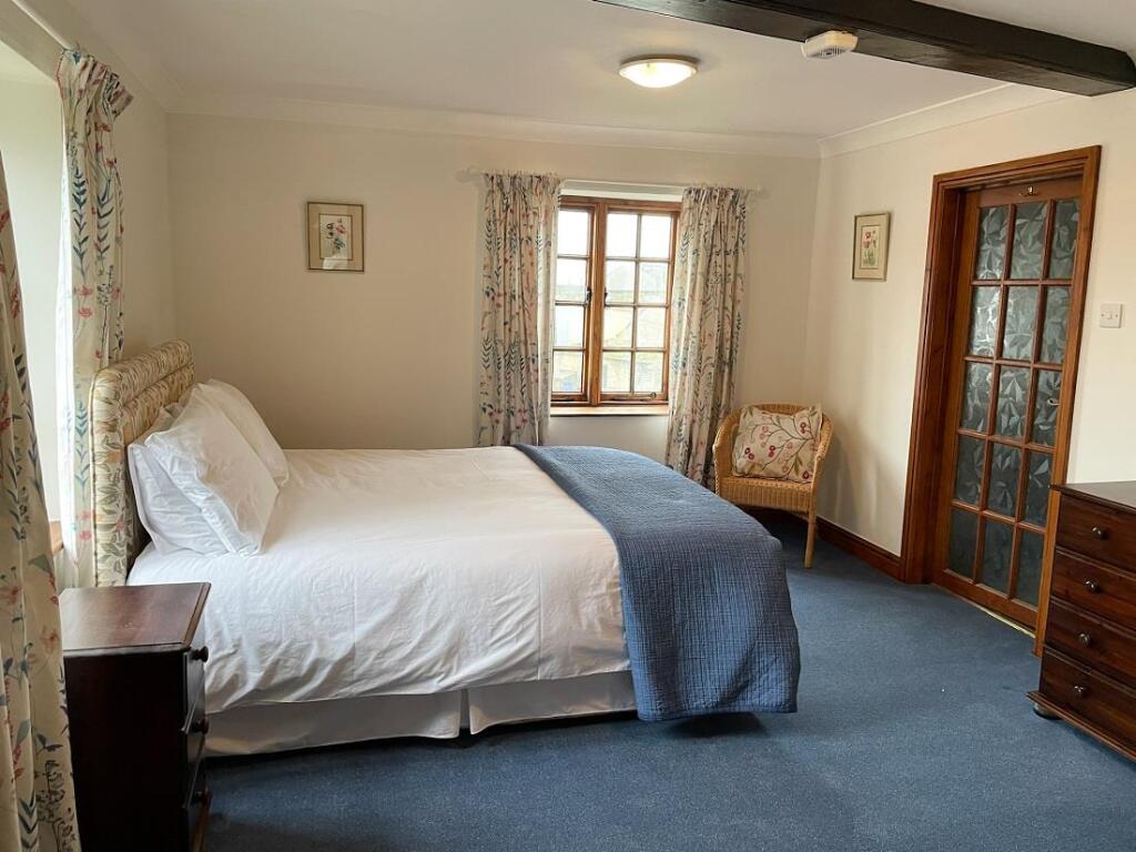 double_bedroom_blue_2_zpy6l6.jpg