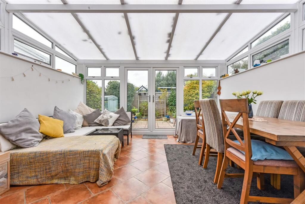 Conservatory/Dining Room