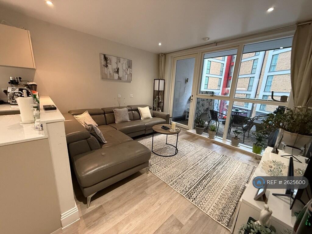 Kitchen/ Living Room