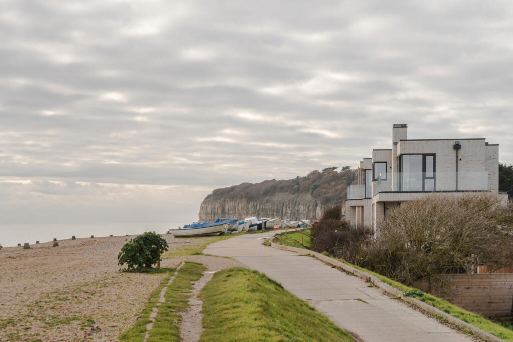 245736 - Beach End-14.jpg