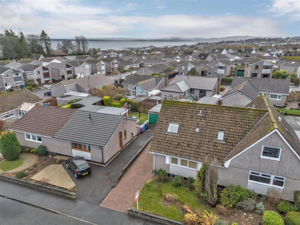 5 Malcolm Crescent Monifieth-2.JPG